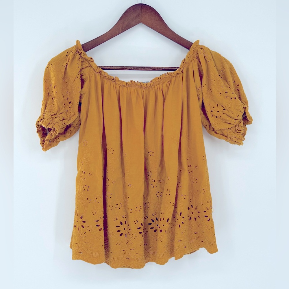 Charlotte Russe Floral eyelet linen flutter sleeve blouse. Size M